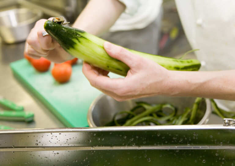 Bei SANA Catering wird gemeinsam gegen Lebensmittelverschwendung vorgegangen Bei SANA Catering wird gemeinsam gegen Lebensmittelverschwendung vorgegangen