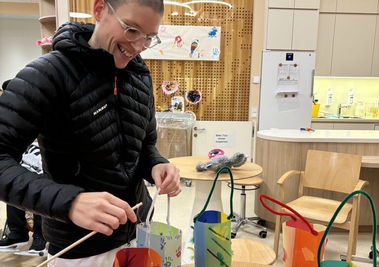 Selbstgebastelte Laternen für das Laternenfest am 12.11. Selbstgebastelte Laternen für das Laternenfest am 12.11.