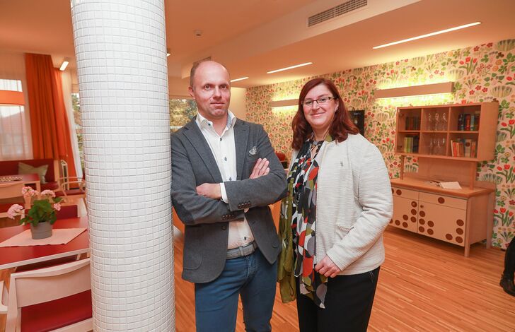 GF Roland König und Heimleiterin Renate Schwarz.