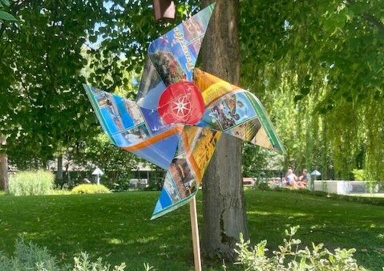 Eines der Windräder im Garten.