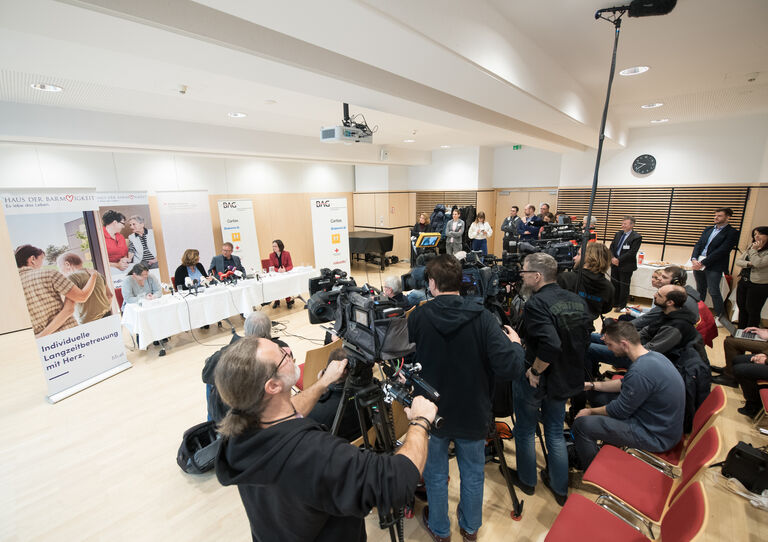 Bundesminister Rudolf Anschober zu Besuch im HB