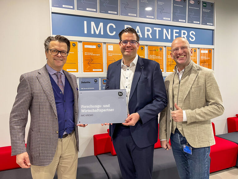 IMC Krems und Haus der Barmherzigkeit vertiefen ihre Zusammenarbeit, um Pflegeausbildung und Forschung enger mit der Praxis zu verbinden.