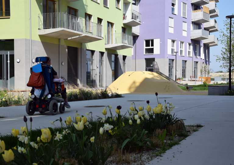Außenaufnahme Innenhof/Anlage GV Ilse Bruck Straße