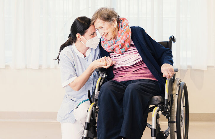 Nadja mit ihrer Betreuerin Mariann