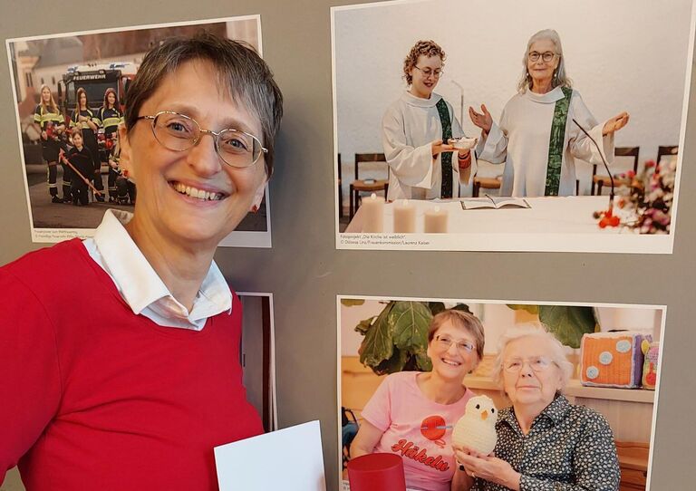 Sylvia S. ist ehrenamtliche Mitarbeiterin und leitet den Häkeltreff im Pflegekrankenhaus Tokiostraße Sylvia S. ist ehrenamtliche Mitarbeiterin und leitet den Häkeltreff im Pflegekrankenhaus Tokiostraße