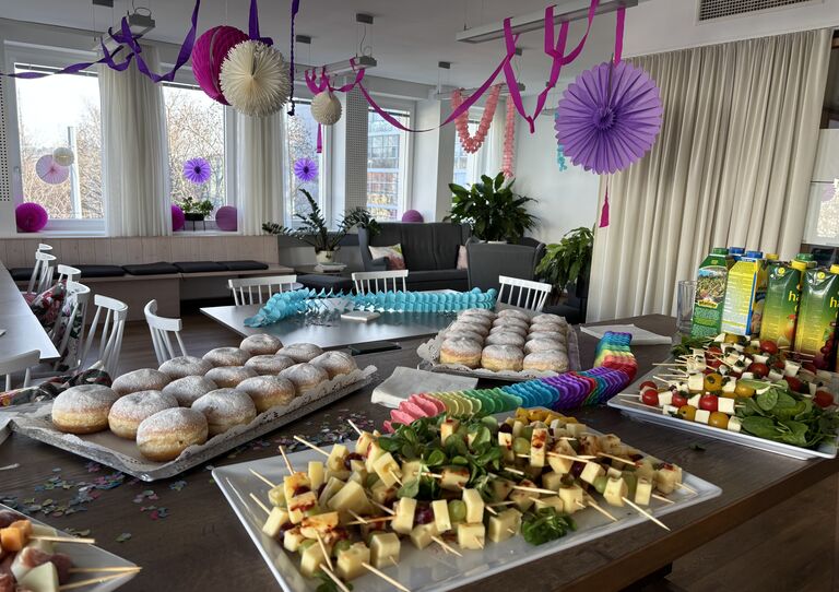 Närrische Tradition: Fasching in unseren Häusern