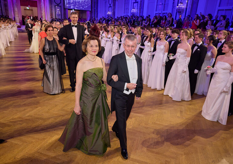 Einzug der Ehrengäste Einzug der Ehrengäste