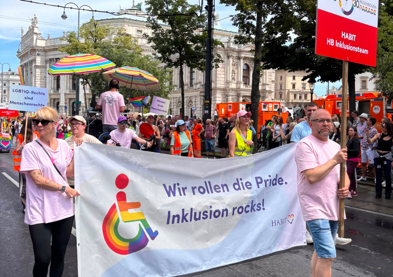 HABIT – Haus der Barmherzigkeit Inklusionsteam bei der Wiener Regenbogenparade am 13. Juni 2026 HABIT – Haus der Barmherzigkeit Inklusionsteam bei der Wiener Regenbogenparade am 13. Juni 2026