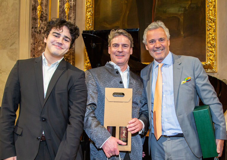 Benefizkonzert: "Baritones only" sangen für HB