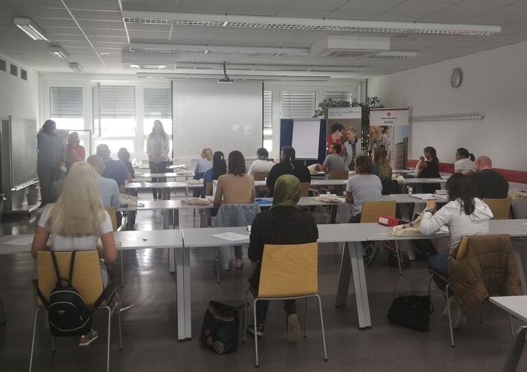 Die Teilnehmerinnen und Teilnehmer des Lehrgangs.