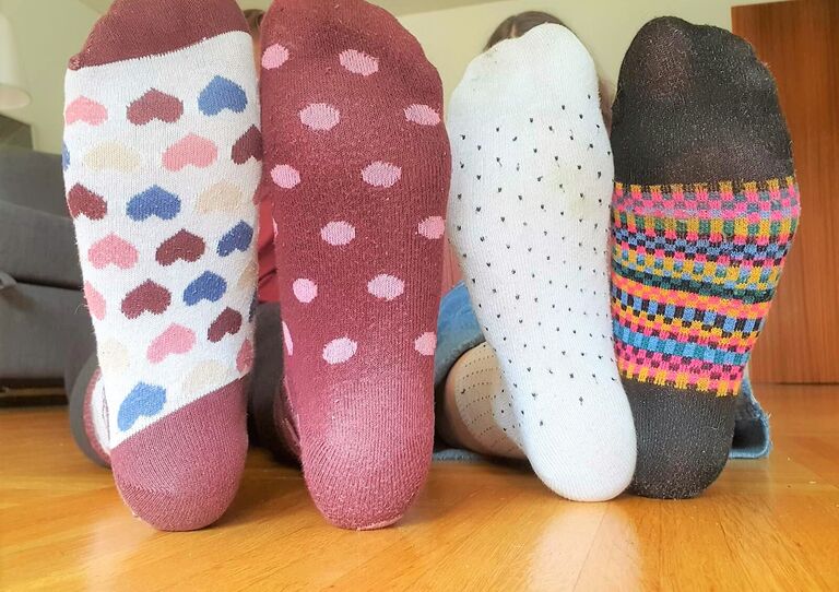 Bunte Socken zum Welt-Down Syndrom-Tag