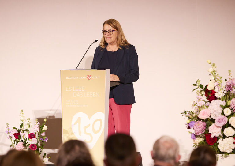 Grußworte von Staatssekretärin Ulrike Königsberger-Ludwig Grußworte von Staatssekretärin Ulrike Königsberger-Ludwig