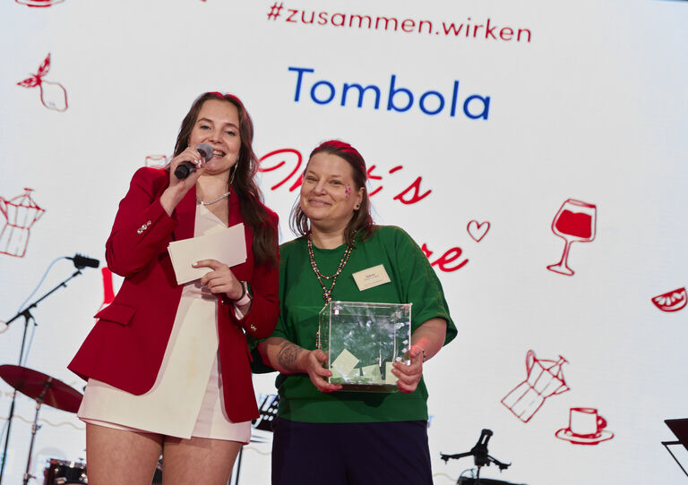 Bei der heuer erstmals stattfindenden Tombola wurden insgesamt 42 Preise verlost, danke an alle Sponsoren! Bei der heuer erstmals stattfindenden Tombola wurden insgesamt 42 Preise verlost, danke an alle Sponsoren!