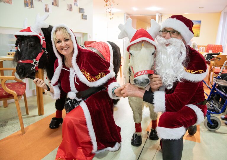 Tierischer Weihnachtsbesuch im Pflegeheim Clementinum in Kirchstetten