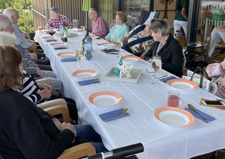Heurigen-Nachmittag im Stephansheim
