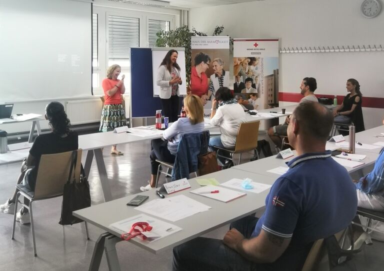 Begrüßung der Teilnehmerinnen durch Pflegedirektorin Claudia Fida.