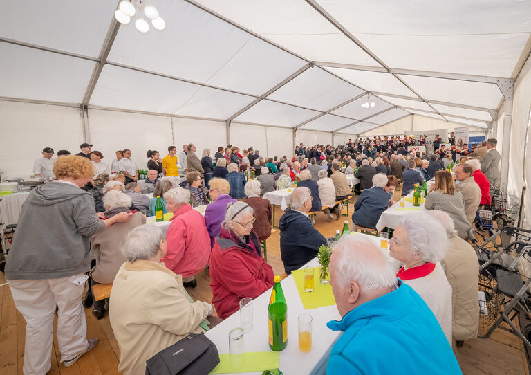Grundsteinlegung im Stadtheim