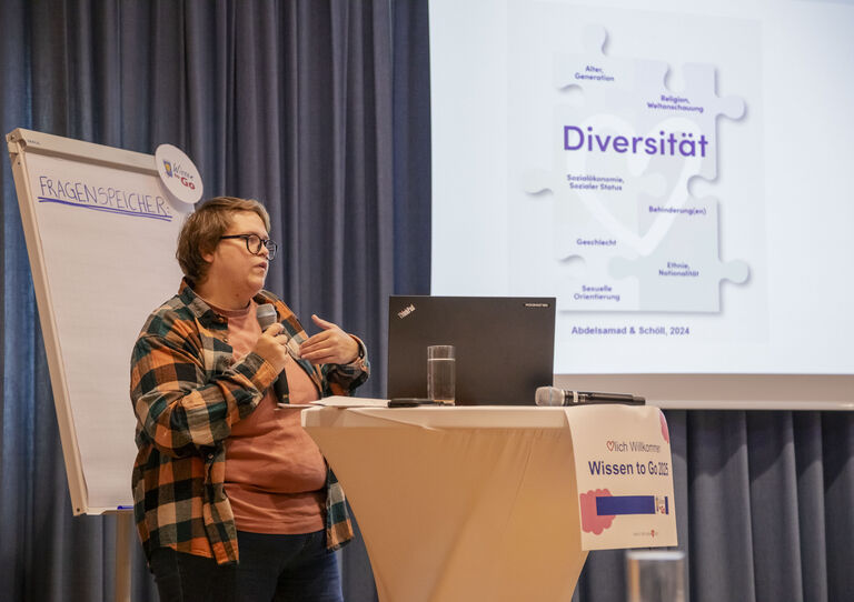 Katharina Schöll-Laussermayer beim Vortrag "Wir hb(en) Vielfalt"