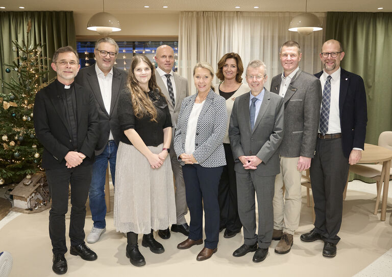 vlnr.: Josef Grünwidl, Peter Hacker, Carina Thallinger, Roland König, Monika Badilla, Andrea Kapounek, Christoph Gisinger, Peter Goldenits, Harald Sidak vlnr.: Josef Grünwidl, Peter Hacker, Carina Thallinger, Roland König, Monika Badilla, Andrea Kapounek, Christoph Gisinger, Peter Goldenits, Harald Sidak