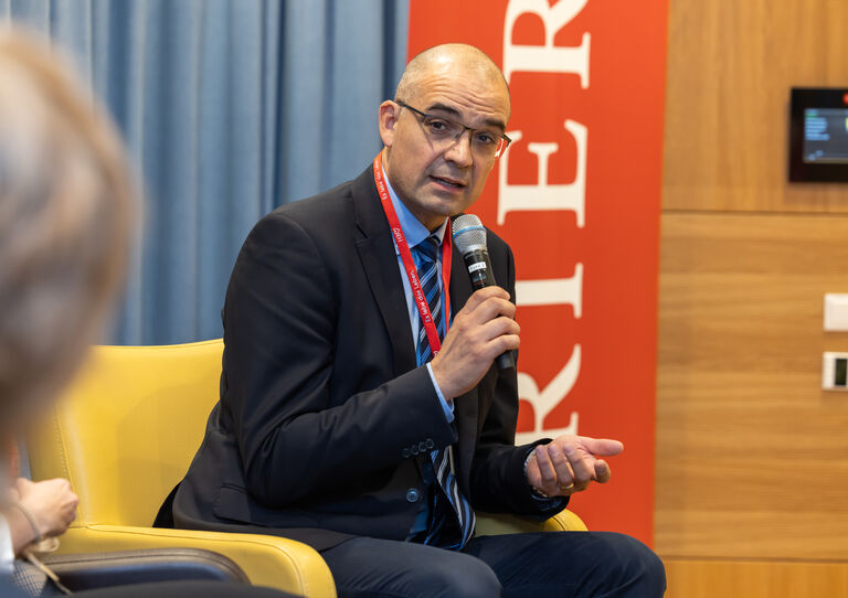 Podiumsdiskussion mit Gabriele Kuhn, Andrea Kapounek, Doris Hintersteiner-Stadler und Michael Smeikal Podiumsdiskussion mit Gabriele Kuhn, Andrea Kapounek, Doris Hintersteiner-Stadler und Michael Smeikal