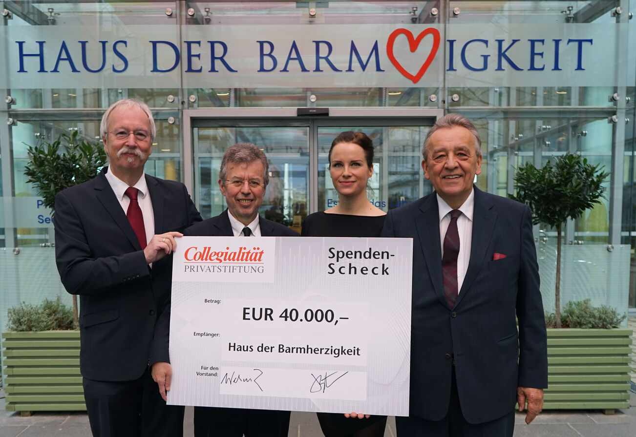 Spendenübergabe Collegialität Privatstiftung