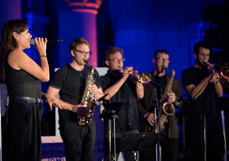 Yasmo & die Klangkantine sorgten während der Feier für beste Stimmung Yasmo & die Klangkantine sorgten während der Feier für beste Stimmung