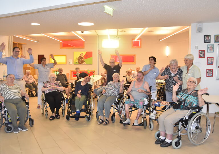 Die Bewohner*innen des Urbanusheims feiern Sommerfest Die Bewohner*innen des Urbanusheims feiern Sommerfest