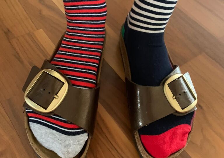 Bunte Socken zum Welt-Down Syndrom-Tag