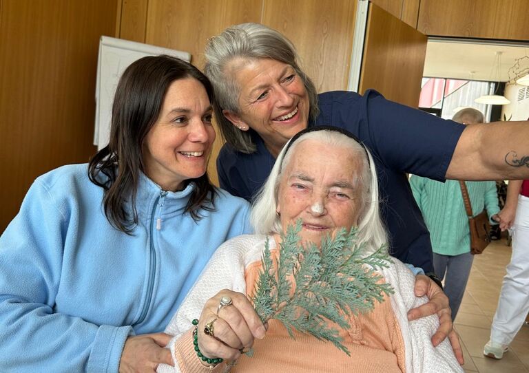 Das Haus der Barmherzigkeit wünscht ein gesegnetes Osterfest Das Haus der Barmherzigkeit wünscht ein gesegnetes Osterfest