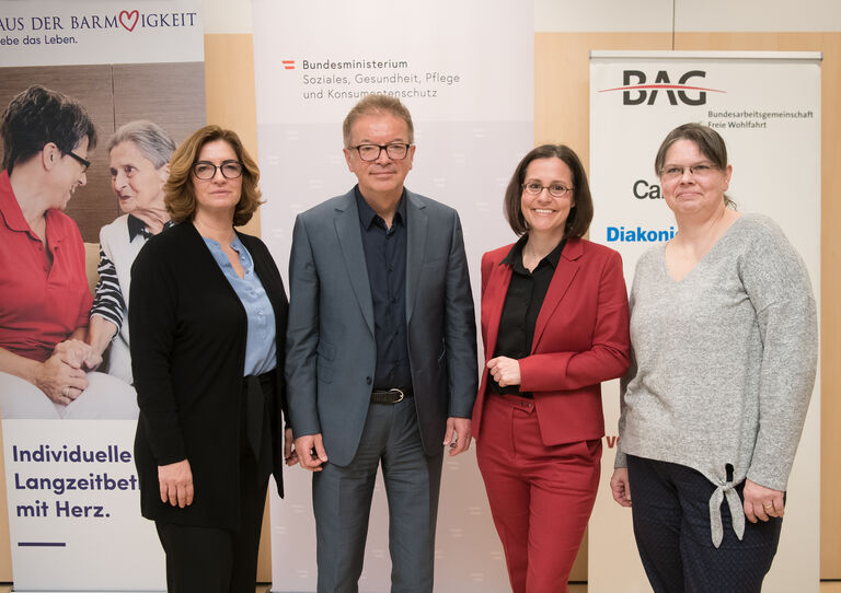 Bundesminister Rudolf Anschober zu Besuch im HB