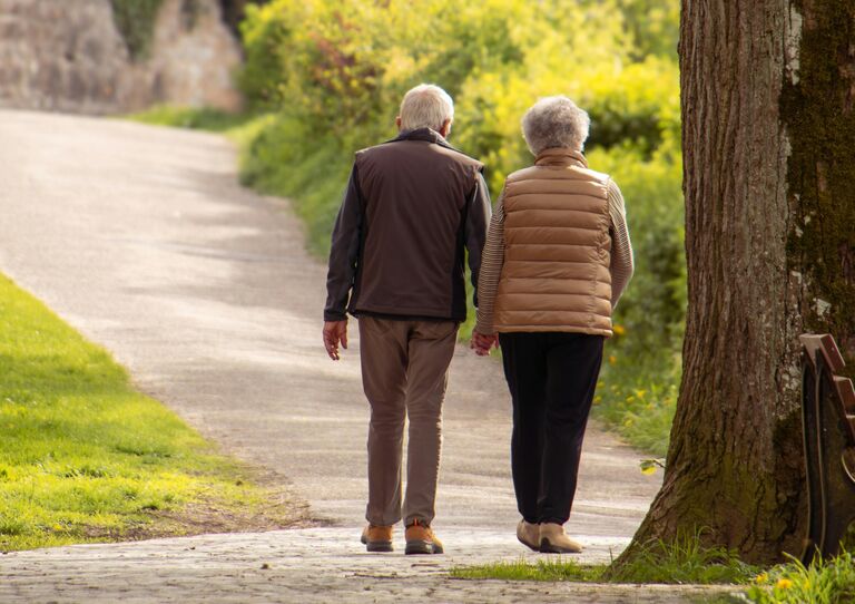 Alltagsschwierigkeiten ab 65 Jahren: Studie der Akademie für Altersforschung am Haus der Barmherzigkeit