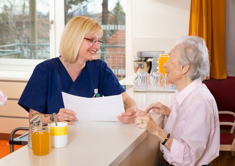 Pflege_und_Betreuung_am_Maurer_Berg_APA-Fotoservice_Schedl