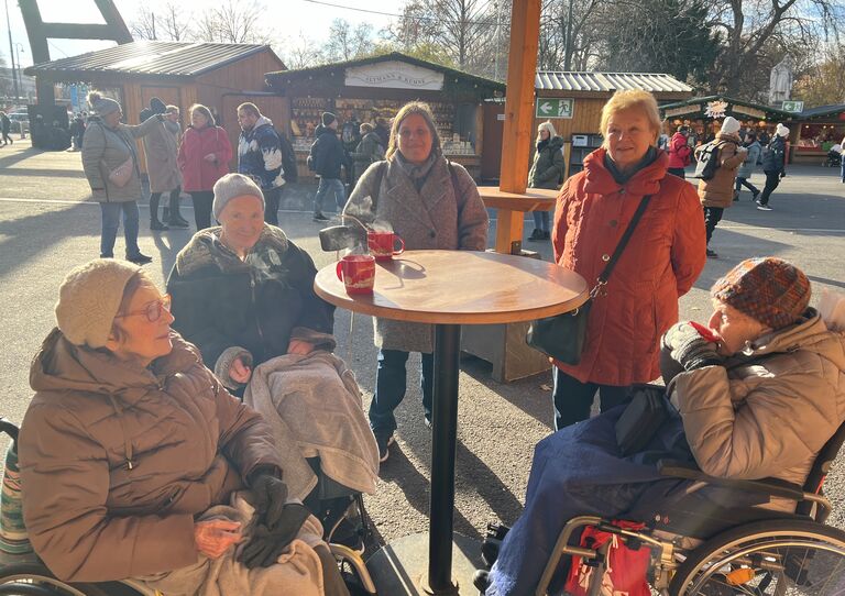 In der Adventzeit ist ein Besuch auf dem Christkindlmarkt ein Muss!