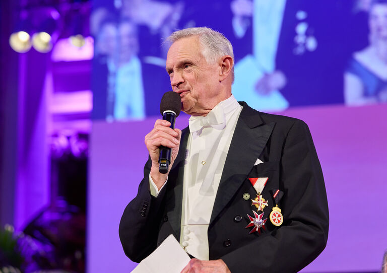 Ballorganisator und Tanzschulleiter Thomas Schäfer-Elmayer Ballorganisator und Tanzschulleiter Thomas Schäfer-Elmayer