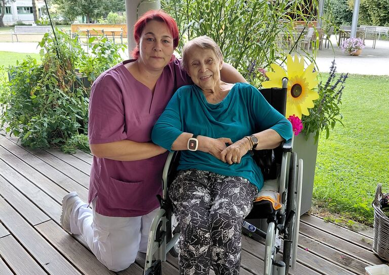 Elke Neissl ist Pflegeassistentin im Stephansheim und erzählt von ihren Erfahrungen als Quereinsteigerin