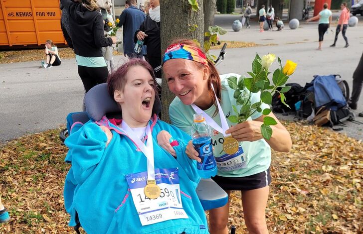 HB läuft - Mitarbeiterin und Kundin von HABIT