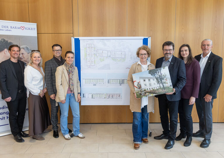 Landesrätin Christiane Teschl-Hofmeister und Horner Bürgermeister Gerhard Lentschig bei ihrem HB Besuch