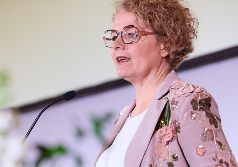 Grußworte von der niederösterreichischen Sozial-Landesrätin Christiane Teschl-Hofmeister Grußworte von der niederösterreichischen Sozial-Landesrätin Christiane Teschl-Hofmeister