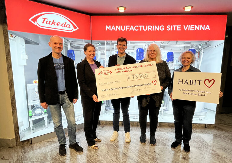 vlnr.: Christian Bugl (Takeda), Maria Löflund (Takeda), Andreas Kauba (HABIT), Christine (HABIT) Claudia Grabner (HABIT) | Foto: Astrid Kindler vlnr.: Christian Bugl (Takeda), Maria Löflund (Takeda), Andreas Kauba (HABIT), Christine (HABIT) Claudia Grabner (HABIT) | Foto: Astrid Kindler
