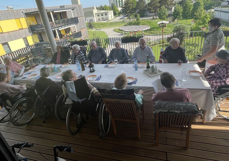 Heurigen-Nachmittag im Stephansheim