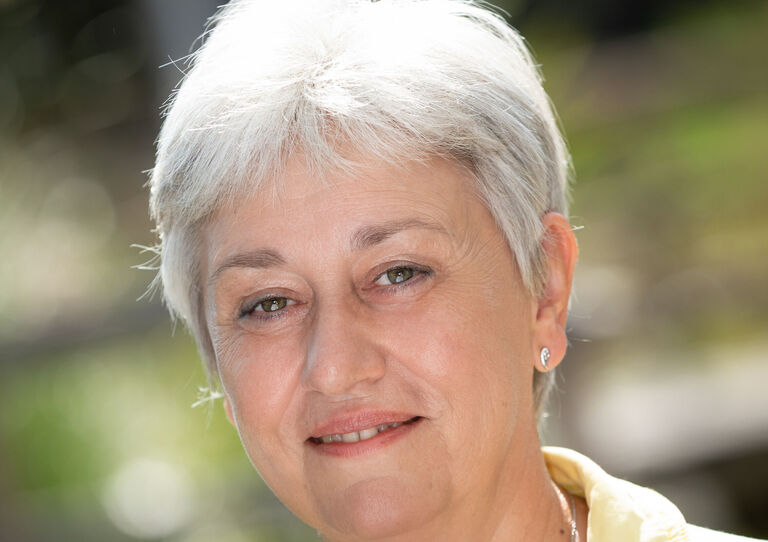 Portärtbild Claudia Hartl