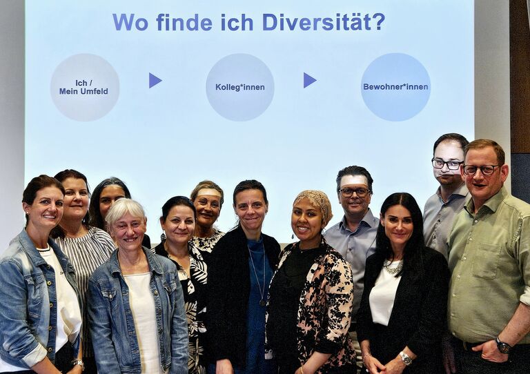 In regulären Schulungen soll das Thema Diversität noch mehr in den Fokus gerückt und darüber aufgeklärt werden In regulären Schulungen soll das Thema Diversität noch mehr in den Fokus gerückt und darüber aufgeklärt werden