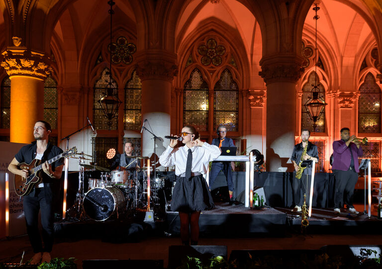 Musikalische Untermalung von der österreichischen Band DelaDap Musikalische Untermalung von der österreichischen Band DelaDap