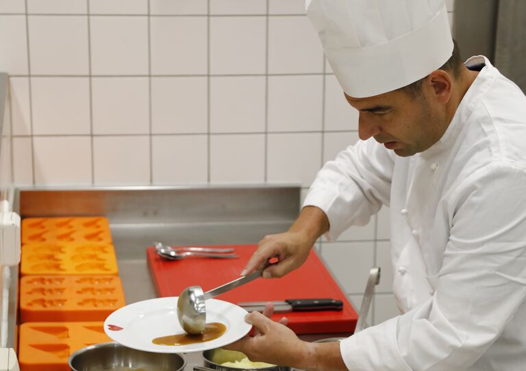 Für besondere Bedürfnisse bereitet das hauseigene SANA Catering spezielle Dysphagiekost zu