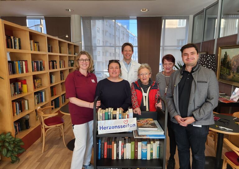 Unsere Teams in den Häusern tragen täglich dazu bei, die Lebensqualität von Bewohner:innen und Mitarbeiter:innen zu stärken Unsere Teams in den Häusern tragen täglich dazu bei, die Lebensqualität von Bewohner:innen und Mitarbeiter:innen zu stärken