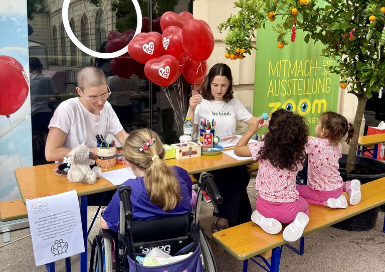 Österreichischer Kinderhospiz- und Palliativtag: FRIDOLINA beim Aktionstag des Österreichischen Hospizverbandes im Wiener Museumsquartier Österreichischer Kinderhospiz- und Palliativtag: FRIDOLINA beim Aktionstag des Österreichischen Hospizverbandes im Wiener Museumsquartier