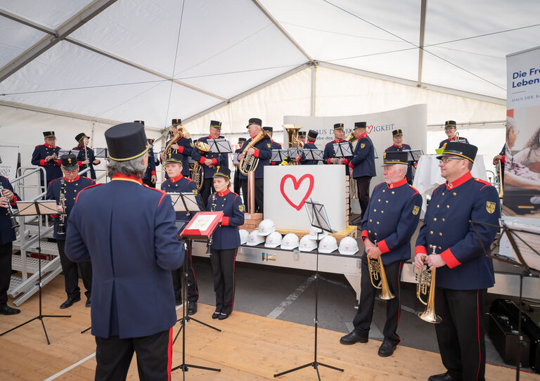 Grundsteinlegung im Stadtheim