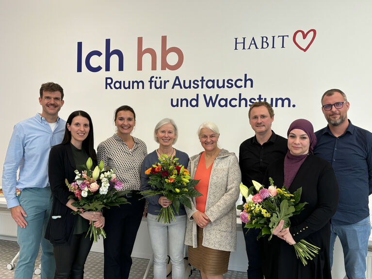 Gruppenbild der Jubiläumsfeier "10 Jahre Mobilen Begleitung bei HABIT" Gruppenbild der Jubiläumsfeier "10 Jahre Mobilen Begleitung bei HABIT"