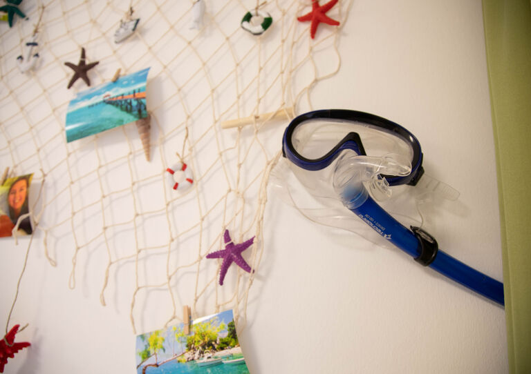 Fischernetz an der Wand montiert Fischernetz an der Wand montiert