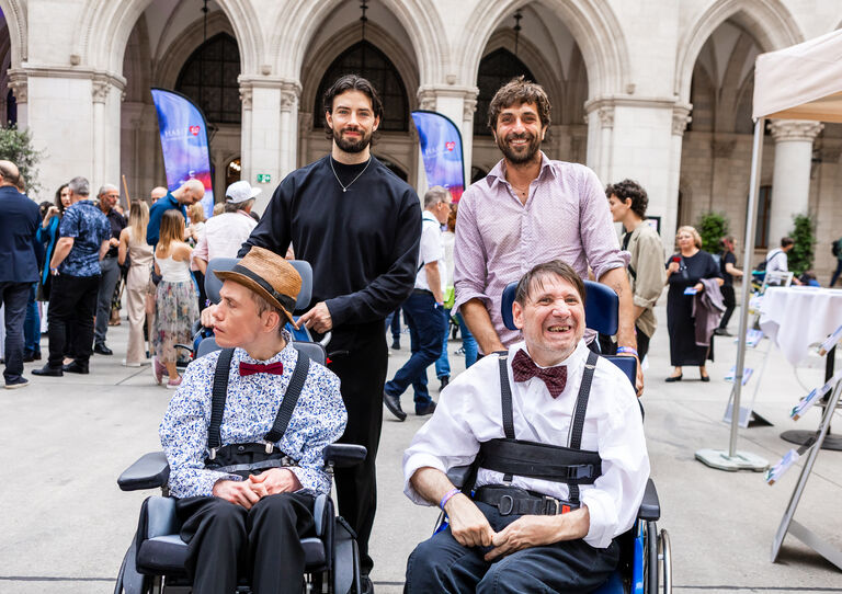 Am 9. September wurde gemeinsam gefeiert – auch mit unseren Mitarbeiter*innen sowie Kund*innen und deren Angehörigen Am 9. September wurde gemeinsam gefeiert – auch mit unseren Mitarbeiter*innen sowie Kund*innen und deren Angehörigen